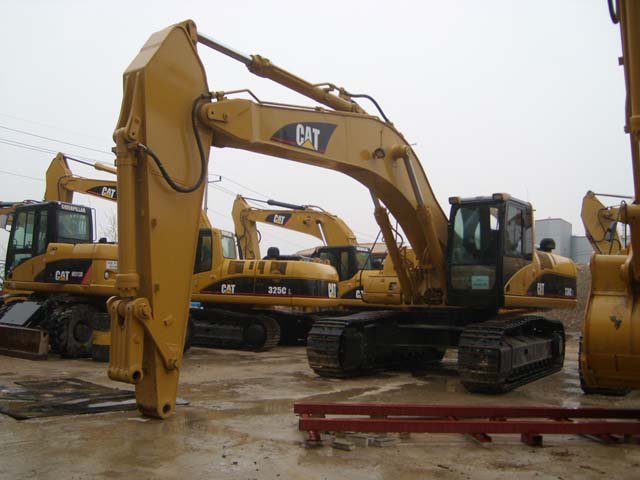 cat330c_2.jpg