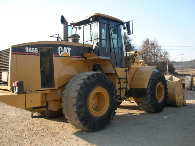 cat966g_2.jpg